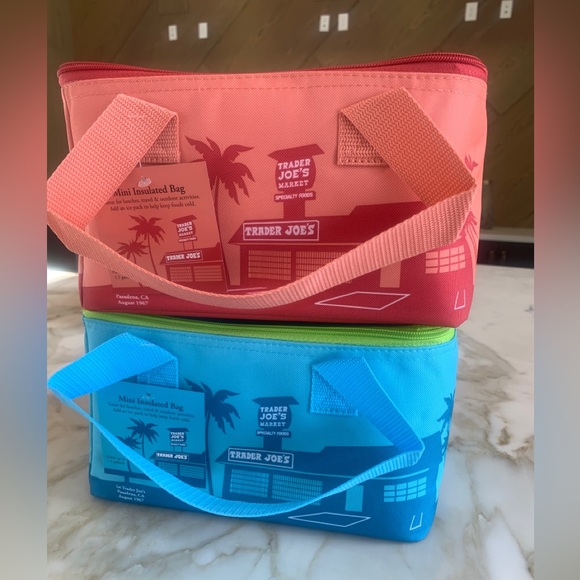 Trader Joe Other - Trader Joe’s Mini Insulated Bags 🍑🫐